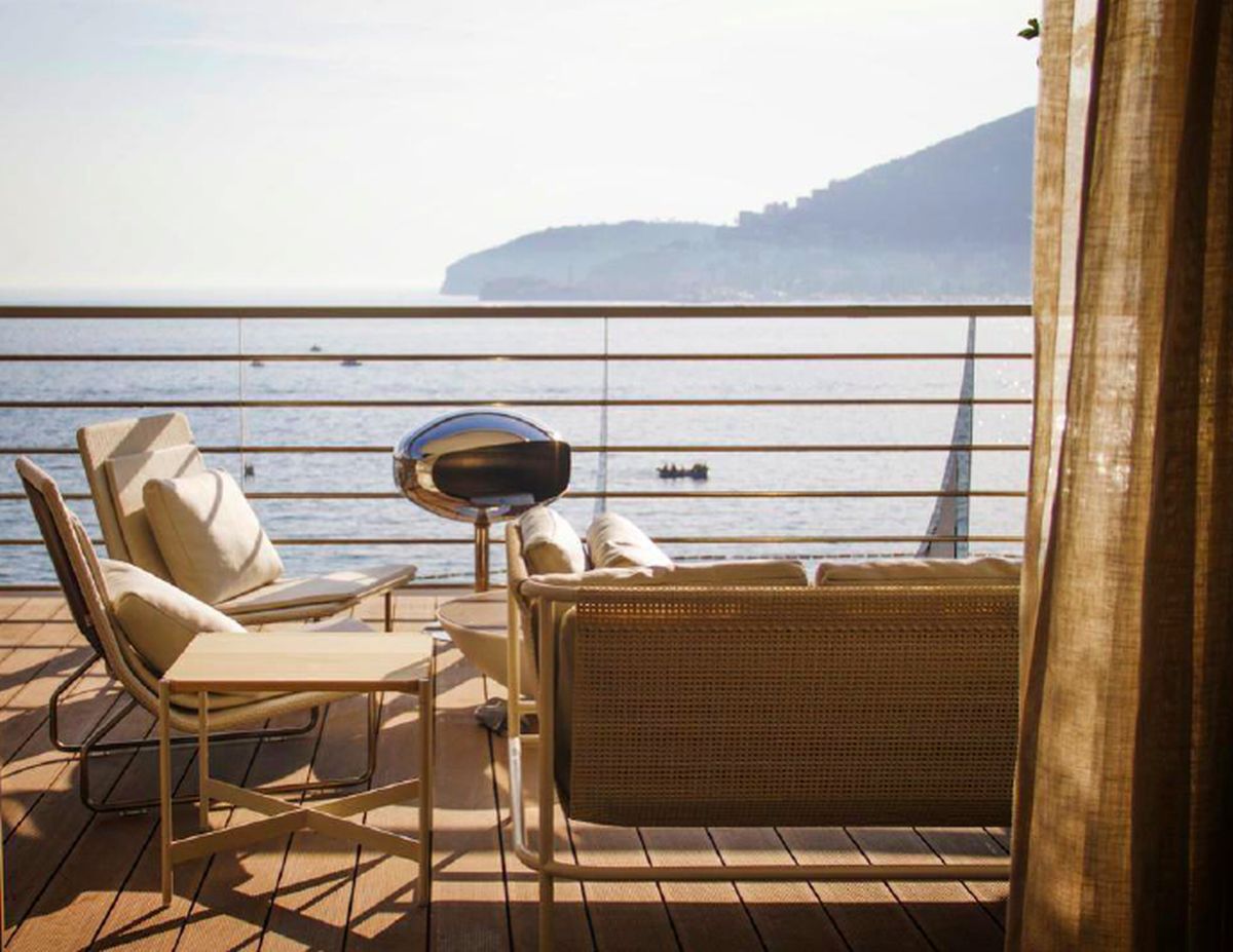 Biofireplace Cocoon Pedestal stainless steel polished