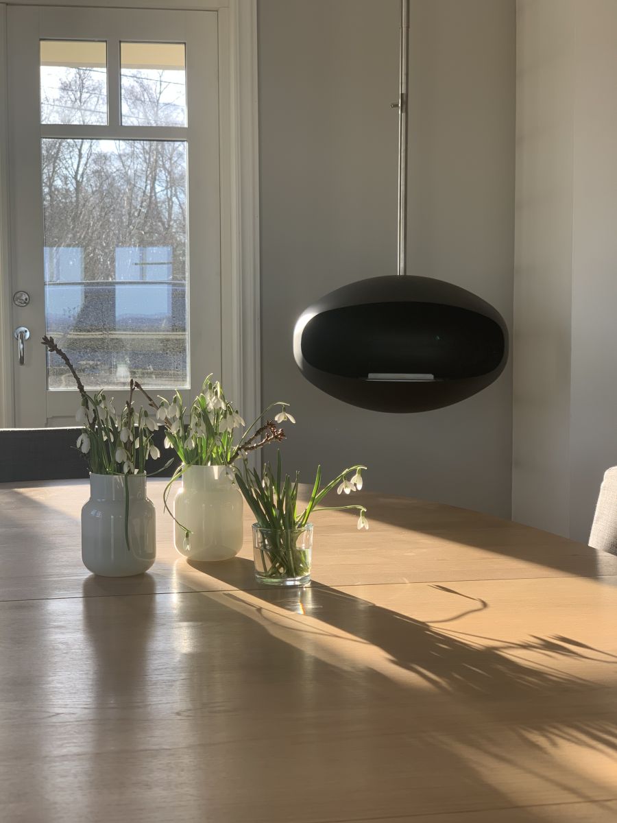 Biotakka Cocoon Aeris musta terästangolla