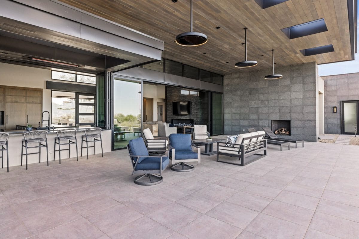 bromic eclipse patio heater at luxury terrace