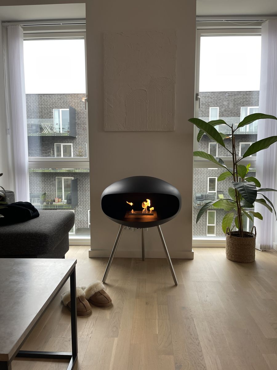 Biofireplace Cocoon Terra black with steel base