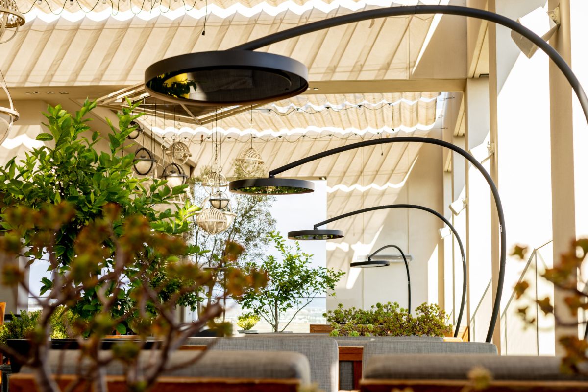 bromic eclipse portable patio heater at dining area